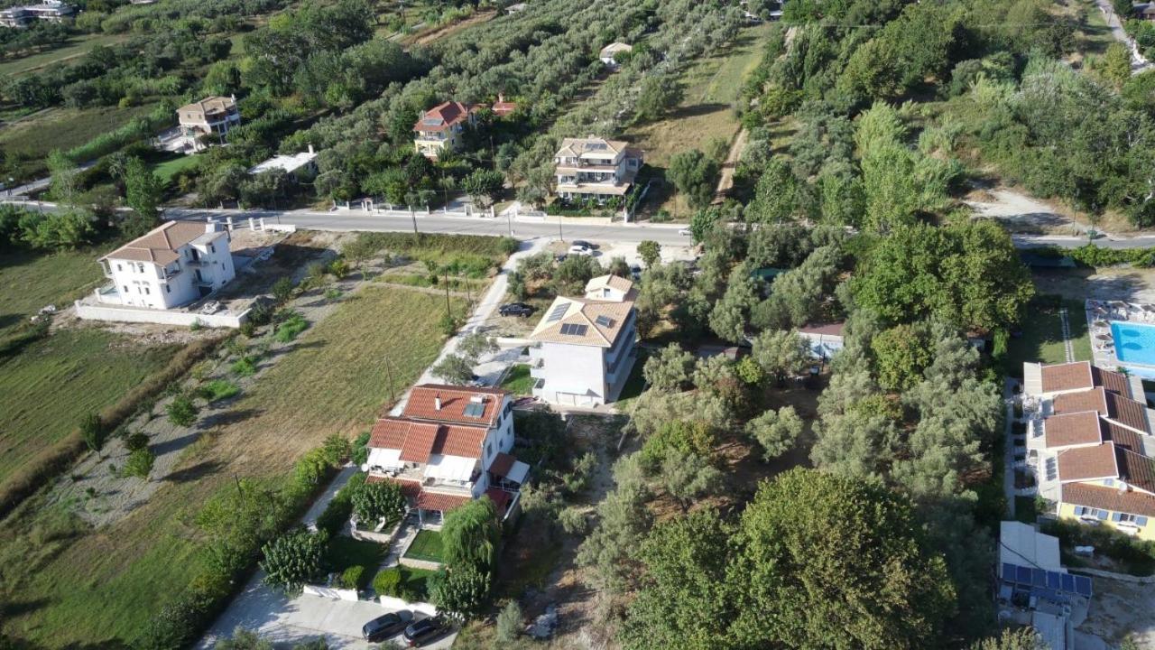 Queen Bay Studios Vasiliki  Bagian luar foto