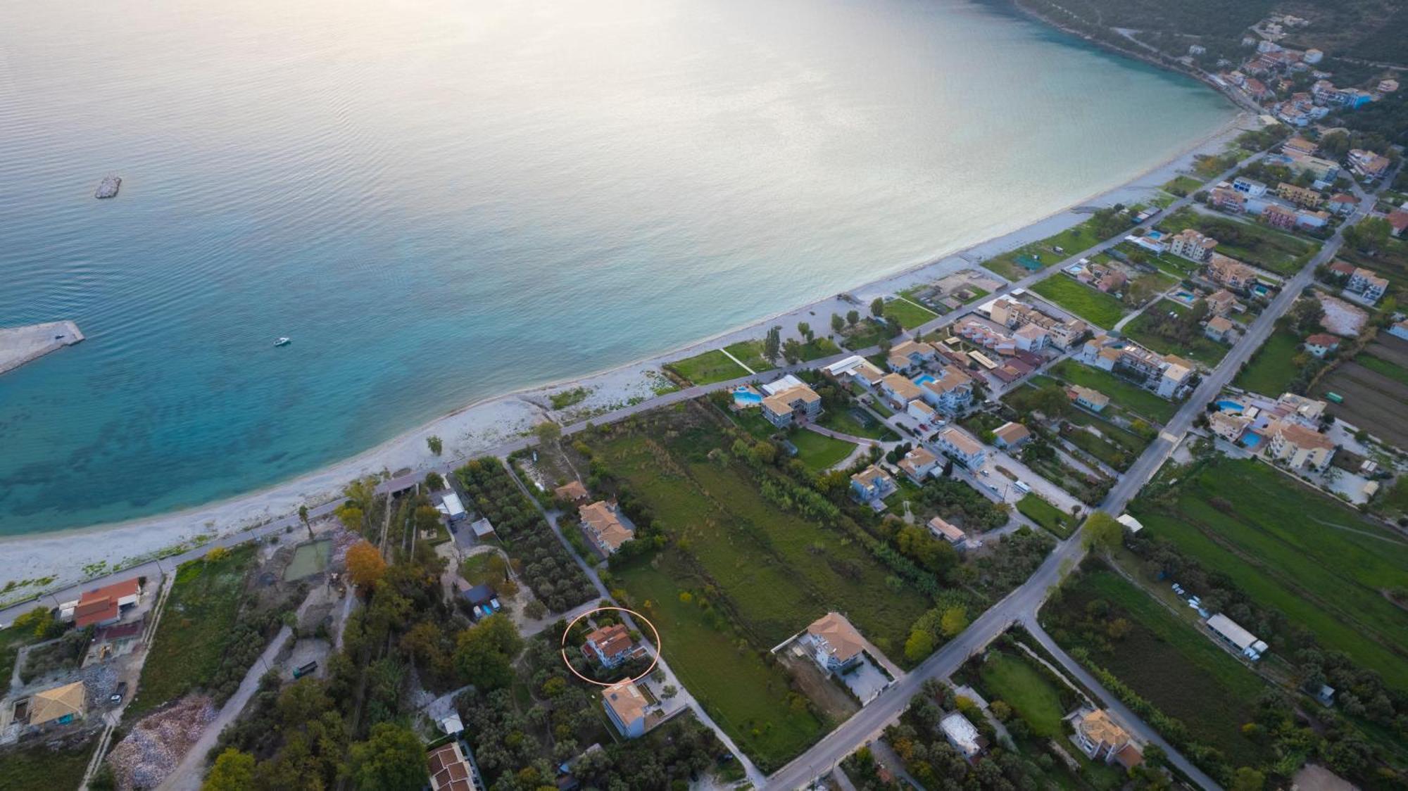 Queen Bay Studios Vasiliki  Bagian luar foto